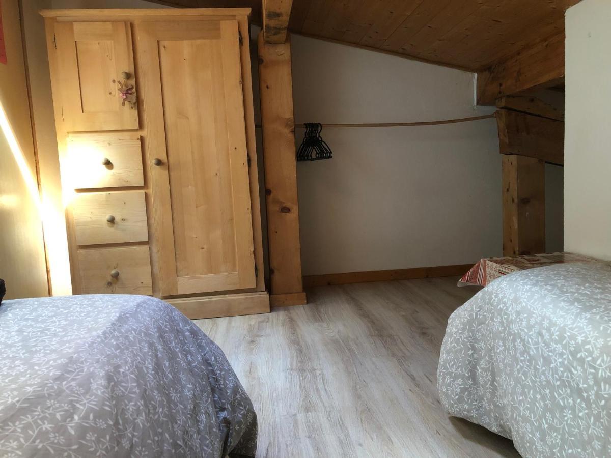 Central Hostel Châtel מראה חיצוני תמונה