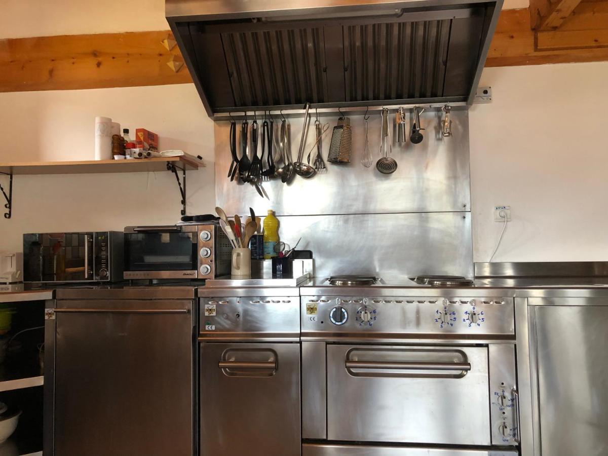 Central Hostel Châtel מראה חיצוני תמונה