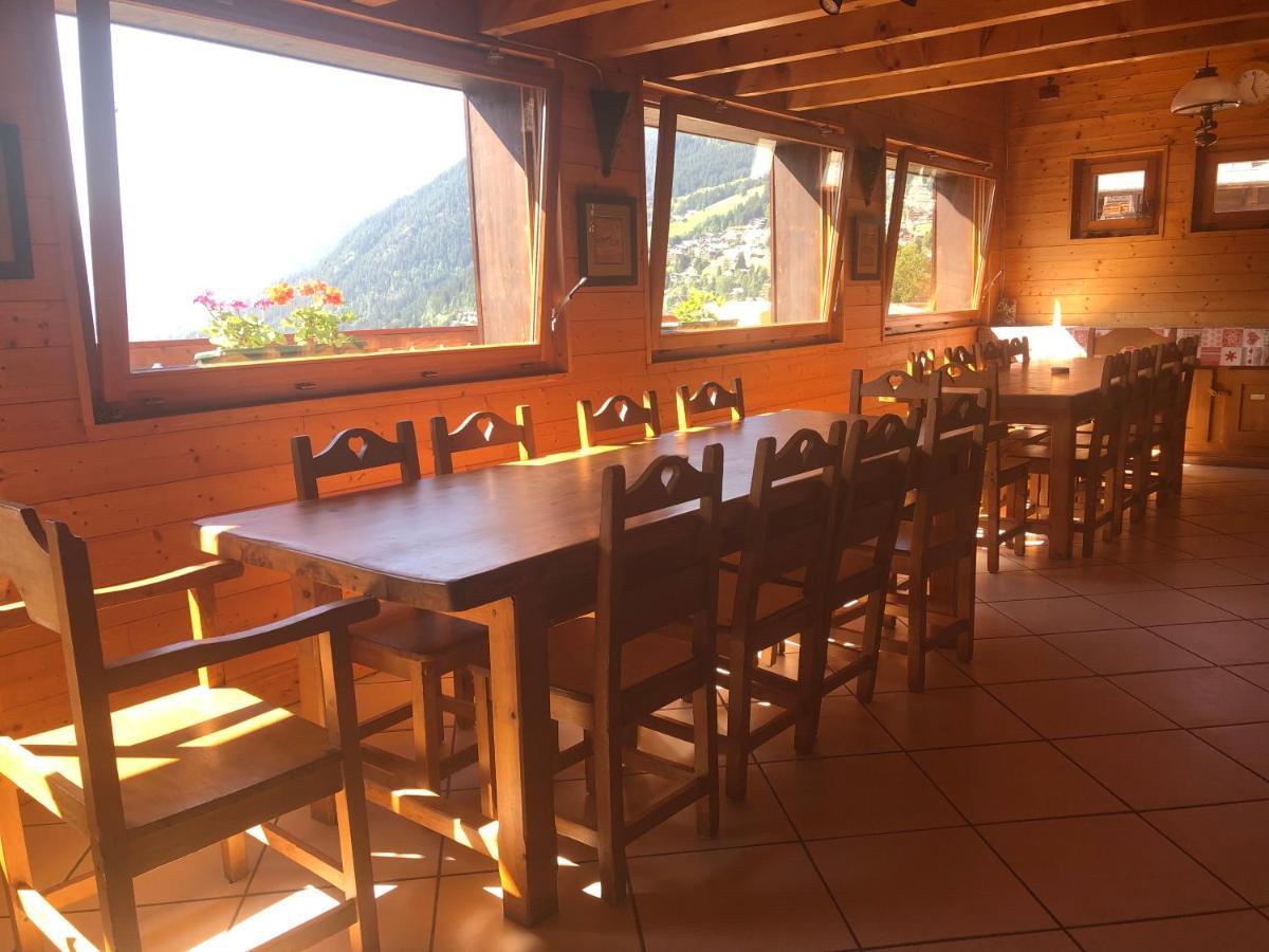 Central Hostel Châtel מראה חיצוני תמונה