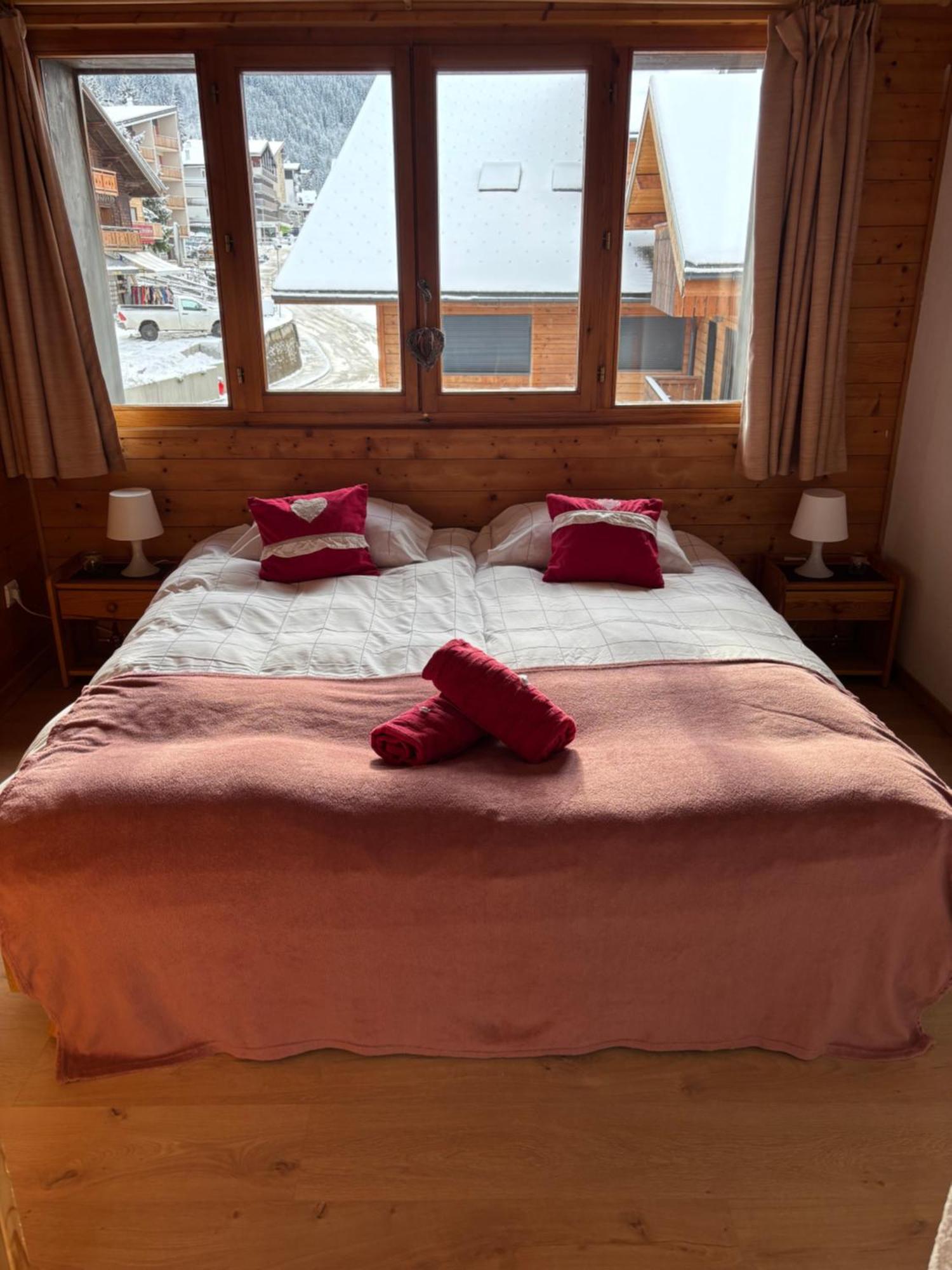 Central Hostel Châtel מראה חיצוני תמונה