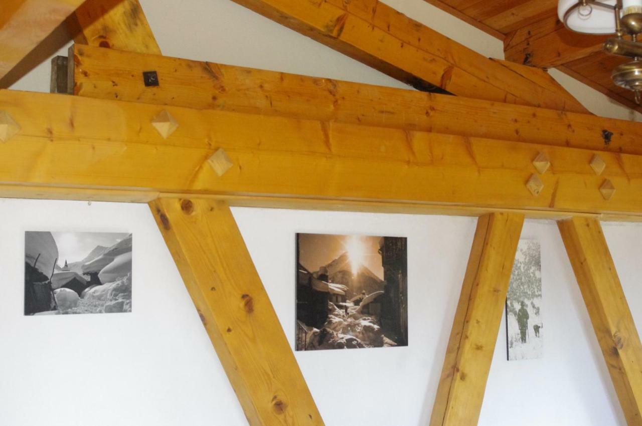 Central Hostel Châtel מראה חיצוני תמונה