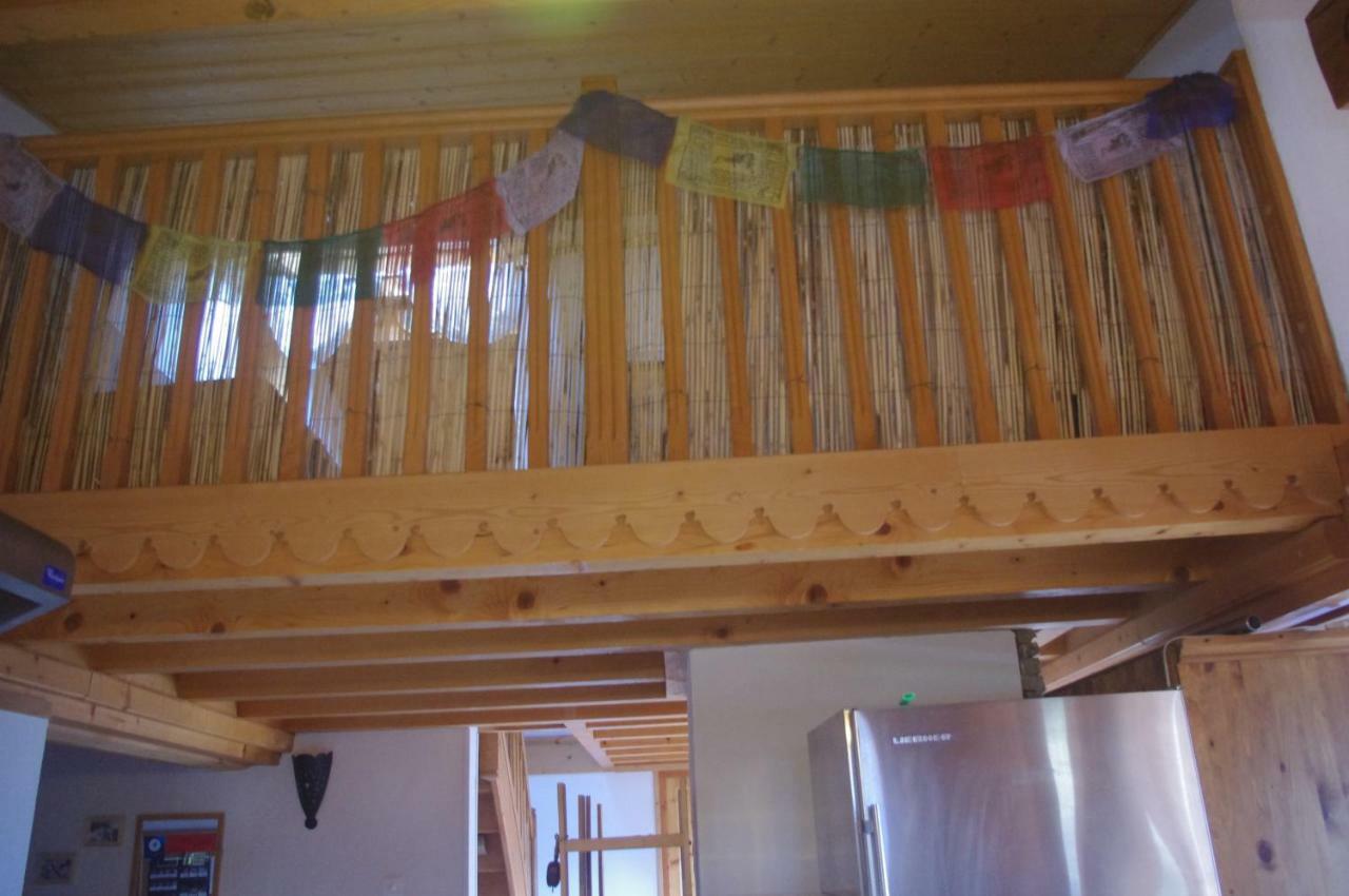 Central Hostel Châtel מראה חיצוני תמונה