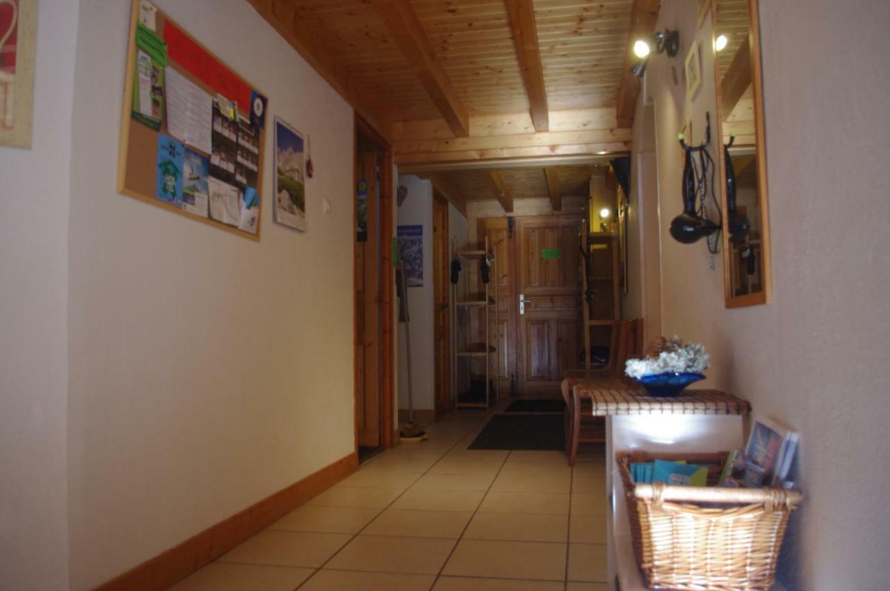Central Hostel Châtel מראה חיצוני תמונה